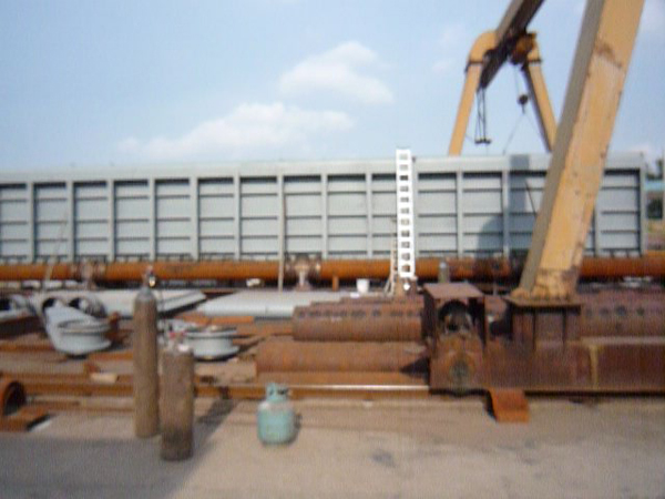 钢闸门